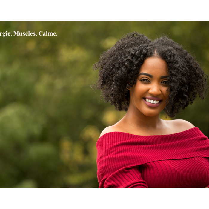 Femme énergique et souriante — magnésium disponible chez American Elite Sénégal