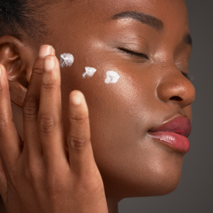 Pourquoi le SPF est Indispensable pour les Peaux Mélanées au Sénégal