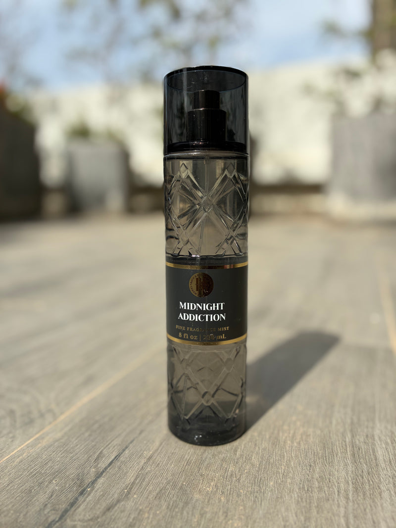 Bath & Body Works Into the Night Fine Fragrance Mist — Brume Mystiérieuse Américaine Authentique | Livraison Gratuite à Dakar